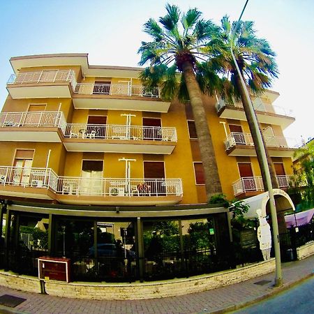 Hotel Jole Marina dʼMarina dʼAndora Eksteriør bilde
